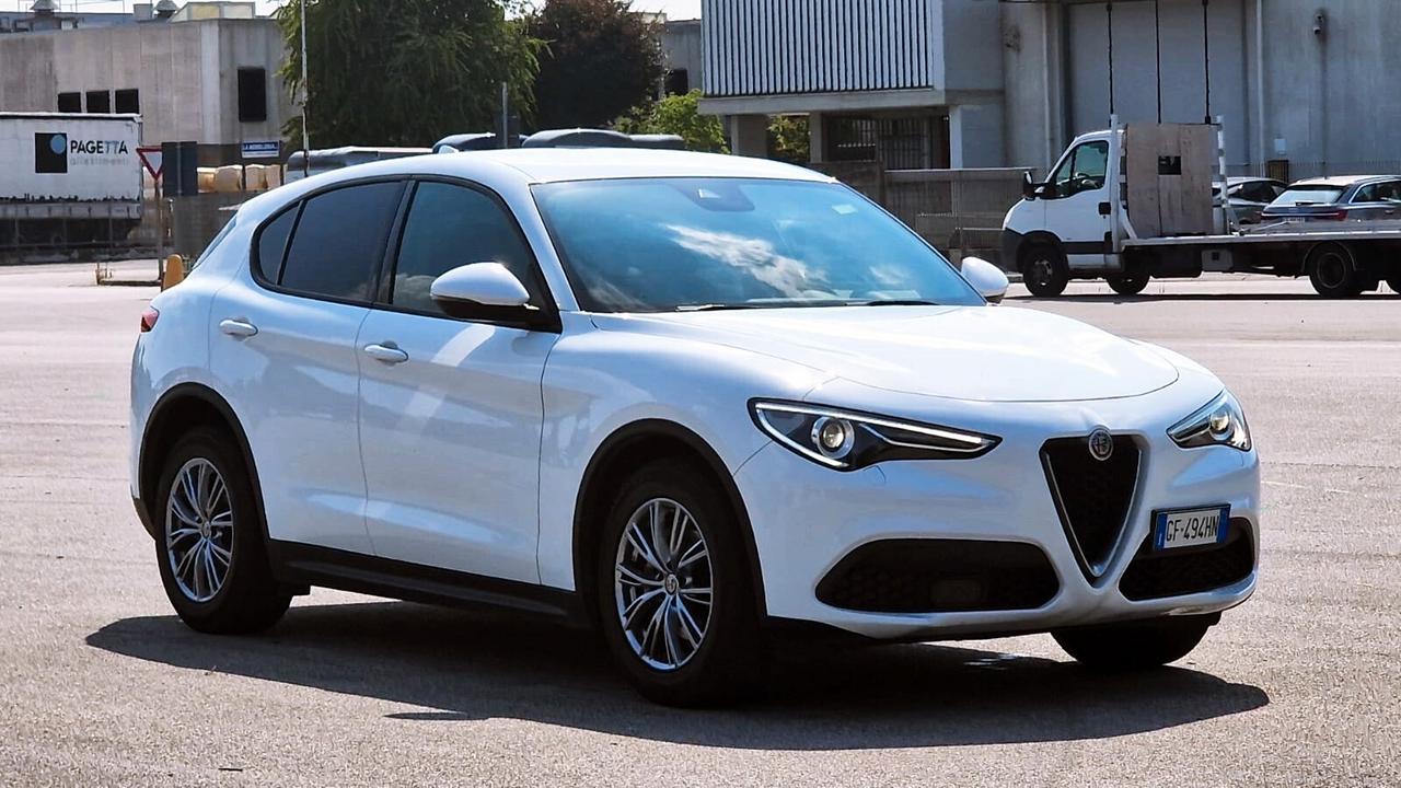 Alfa Romeo Stelvio 2.2 Turbodiesel 160 CV AT8 RWD