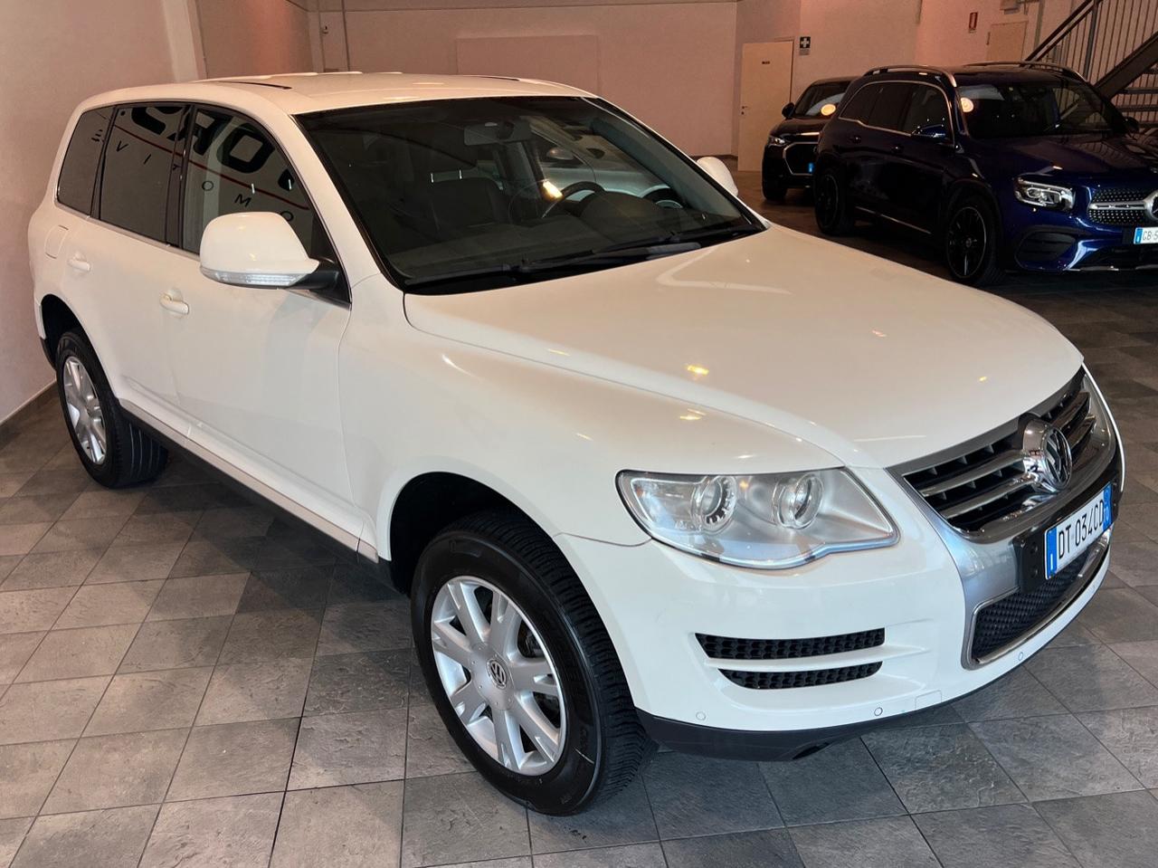 Volkswagen Touareg 2.5 tdi R5 Executive dpf FL