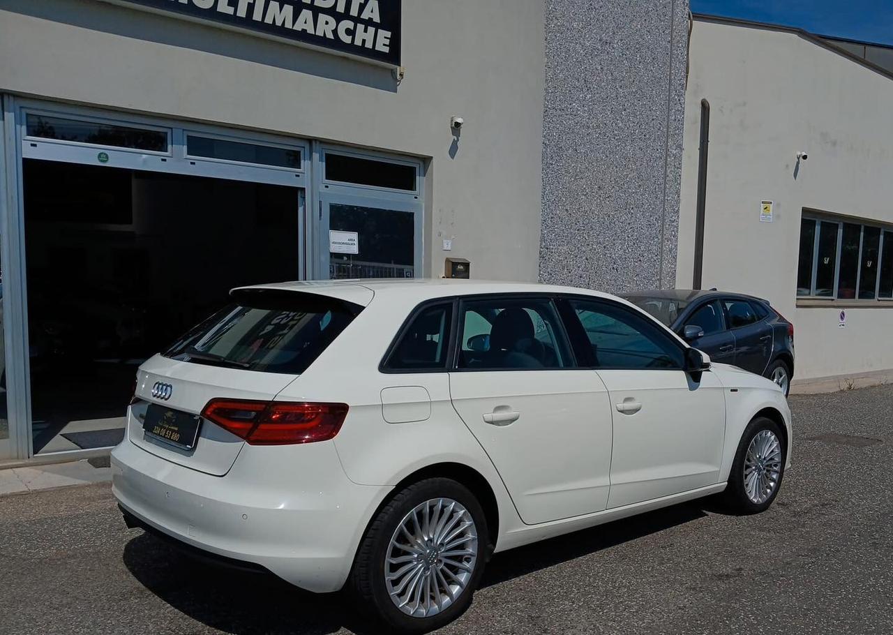 Audi A3 Cabrio 1.6 TDI clean diesel Ambition