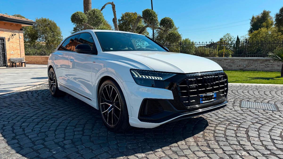 Audi Q8 55 3.0 tfsi mhev Sport quattro tiptronic