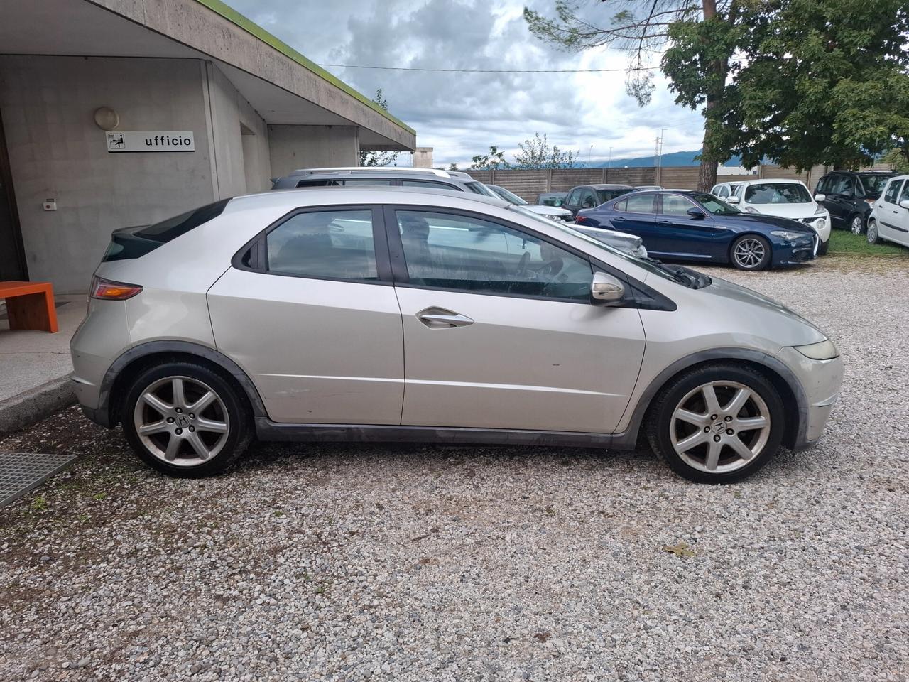 Honda Civic 1.8 i-VTEC 5p. Executive i-P