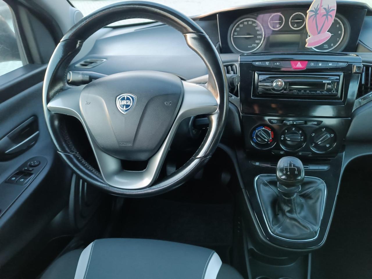 Lancia Ypsilon 0.9 TwinAir 85 CV 5 porte Metano Ecochic Gold