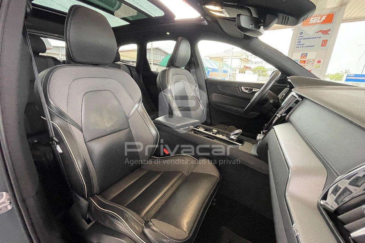 VOLVO XC60 B4 (d) AWD automatico Ultimate Dark N1