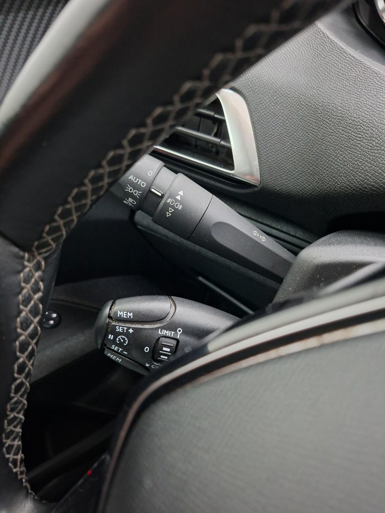 Peugeot 3008 Business 1.5 BlueHDi 130cv