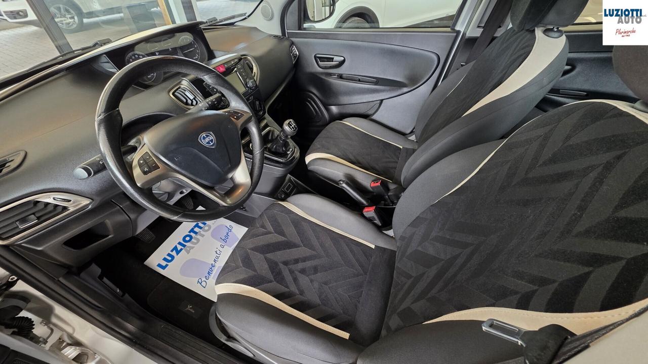 Lancia Ypsilon 1.2 69 CV 5 porte Gold