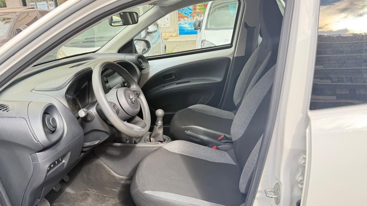 Toyota Aygo X 1.0 VVT-i 72 CV 5 porte Lounge Air S-CVT LED PDC CAR PLAY BLUETOOTH