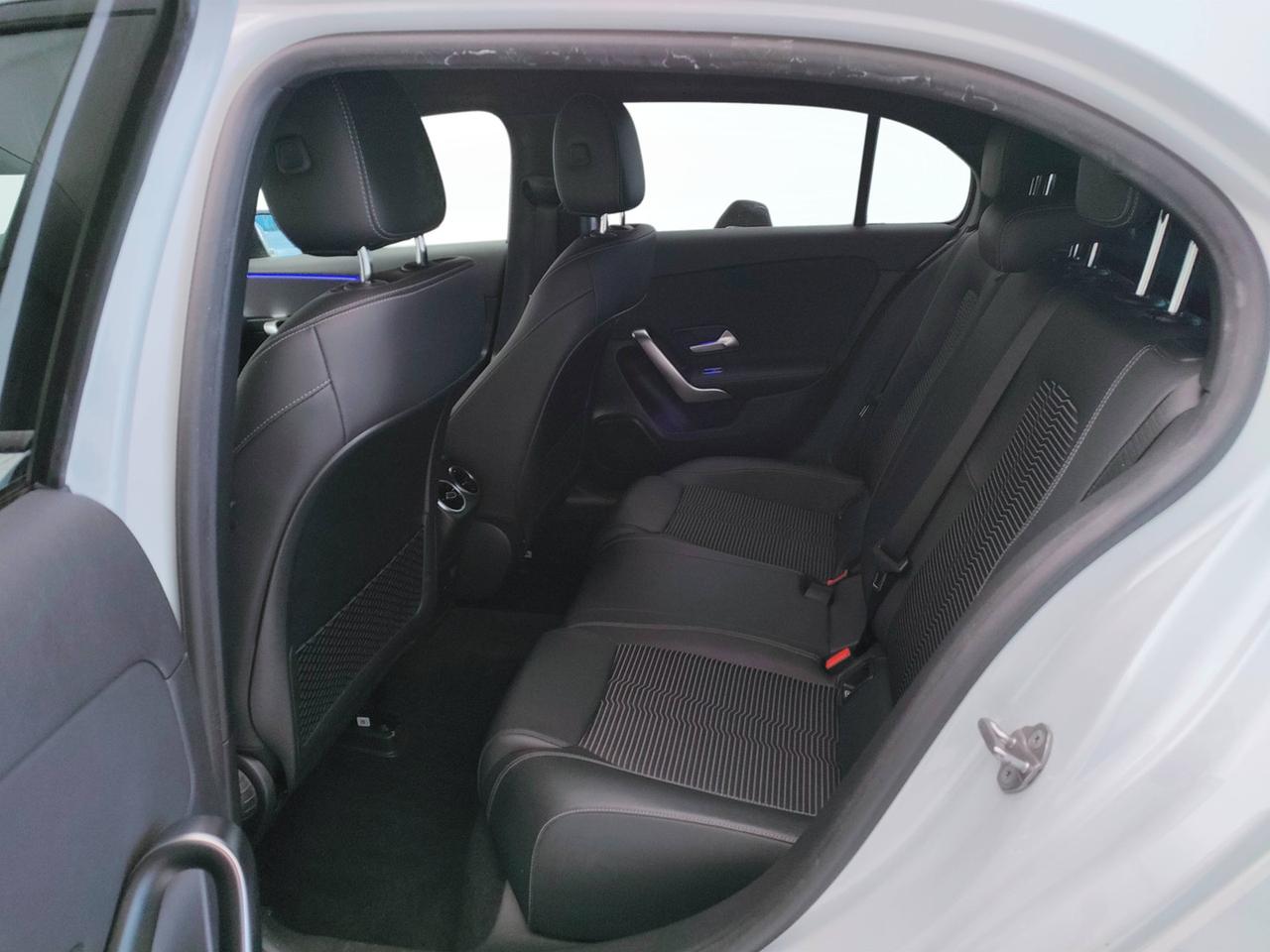 Mercedes-Benz Classe A - W177 2018 - A 180 d Sport Night edition auto