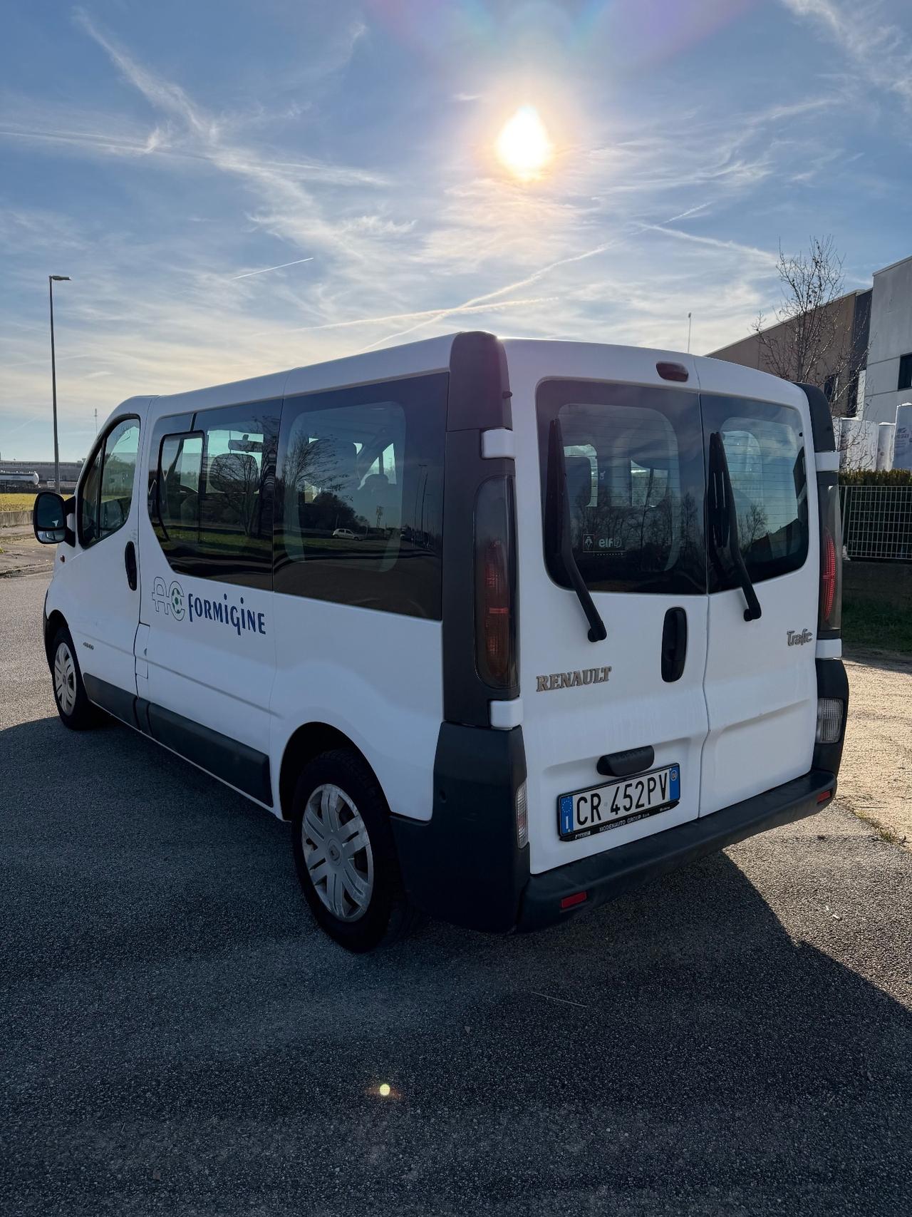 Renault Trafic T29 1.9 dCi/80 9 posti