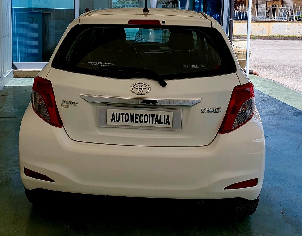 Toyota Yaris Lounge 1.0 BENZ. CON NAVI - 2013 - KM. 82.000