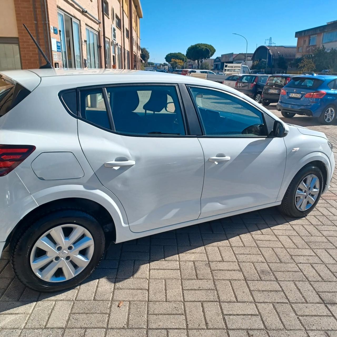 46.883KM COME NUOVA SANDERO 1.0 NEOPATENTATI