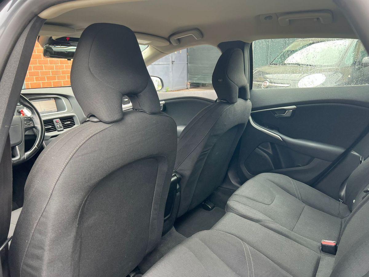 VOLVO - V40 - 1.6 D2 Summum