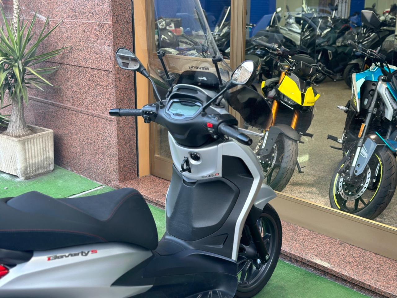 Piaggio Beverly 300 tuo a soli 42€ al mese!