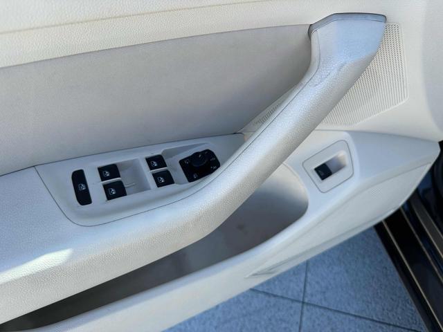 VOLKSWAGEN Passat Variant 2.0 TDI DSG Executive BlueMotion Tech.