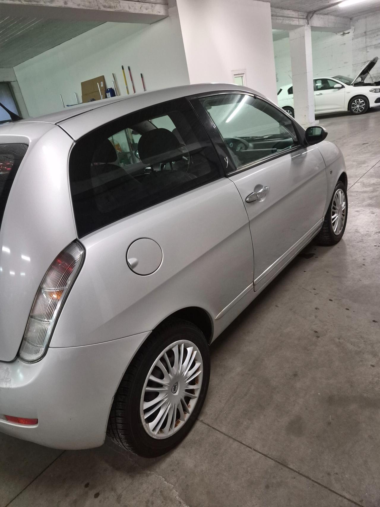 Lancia Ypsilon 1.2 Oro Giallo