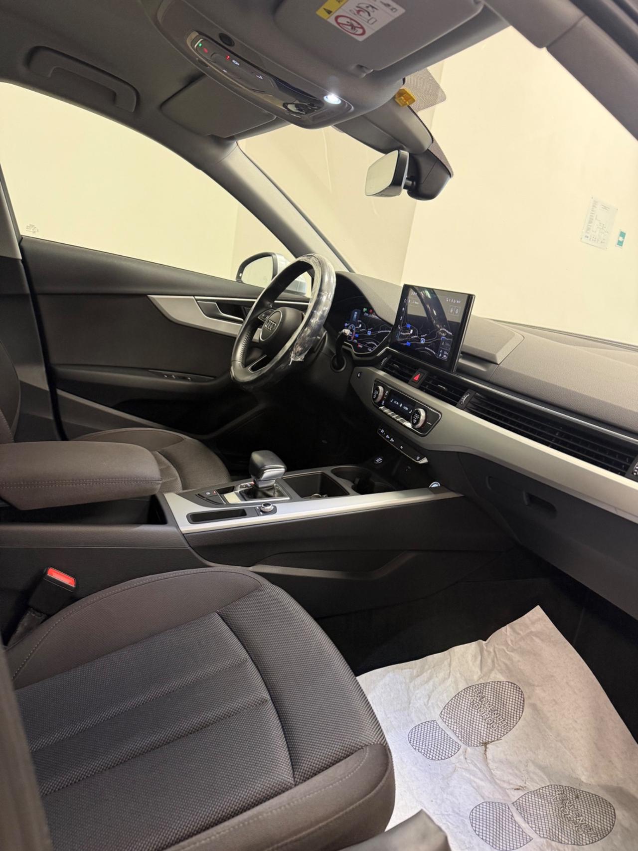 Audi A4 Avant 40 TDI S tronic line edition