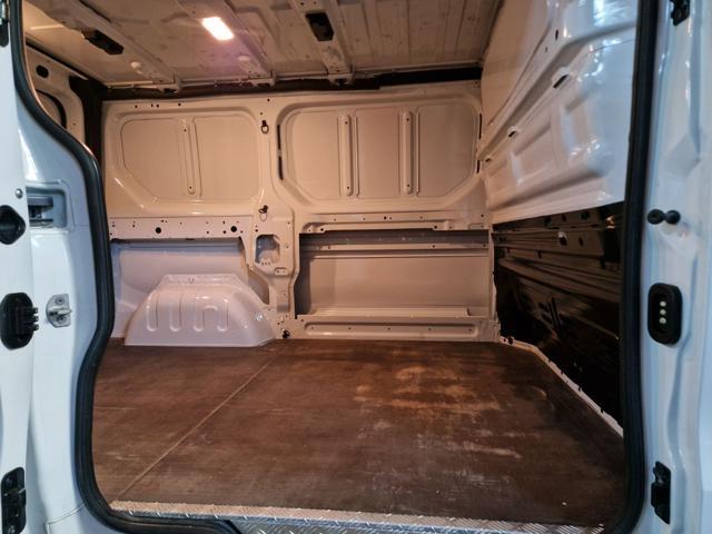 RENAULT Trafic TDCi TN-PC CV.110. GANCIO TRAINO+LED