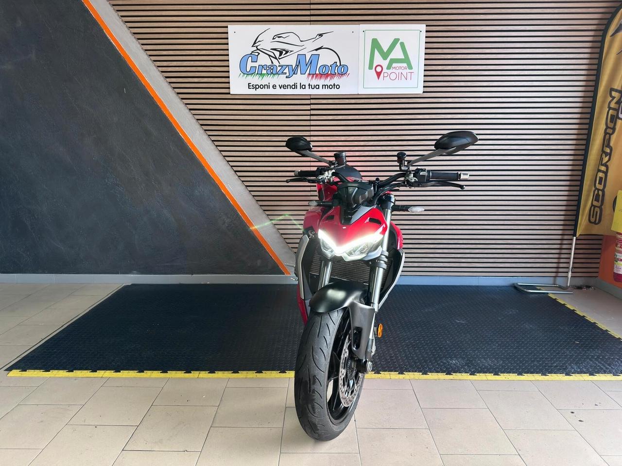 Ducati Streetfighter V2