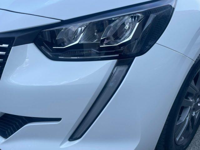 PEUGEOT 208 1.2 BENZ 75 CV 5 porte ADATTA NEOPATENTATI