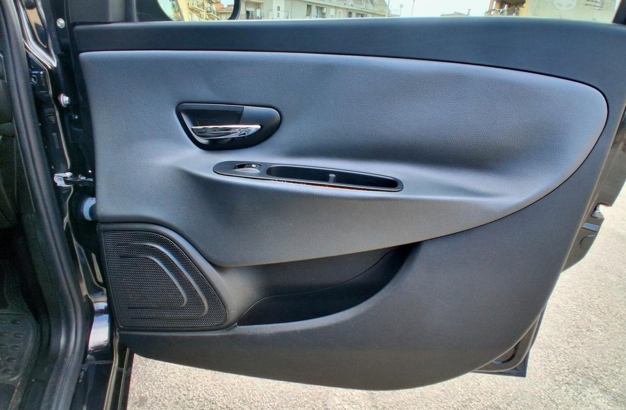 LANCIA YPSILON GOLD 1.2 BENZINA 70CV