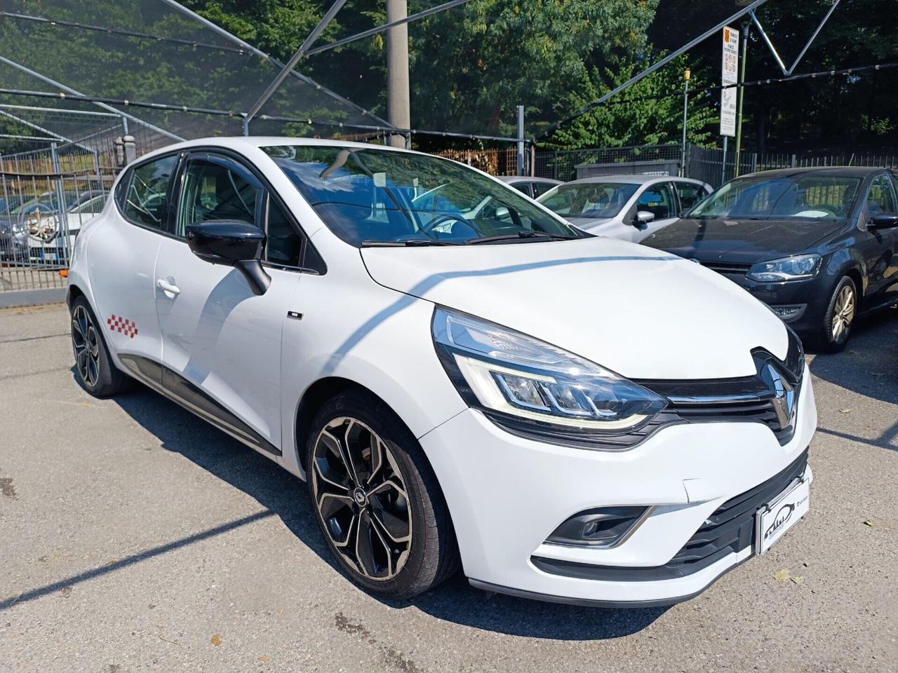 Renault Clio dCi 8V 90 CV EDC 5 porte Moschino Zen