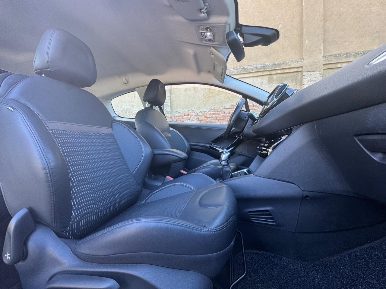 Peugeot 208 1.2 VTi 82 CV Splendide Condizioni