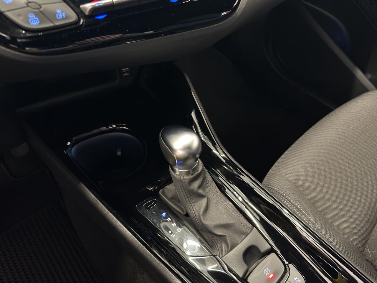 Toyota C-HR 2.0h Trend e-cvt