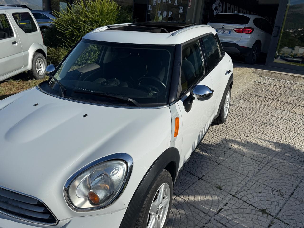 Mini Cooper D Countryman tetto apribile distribuzione fatta