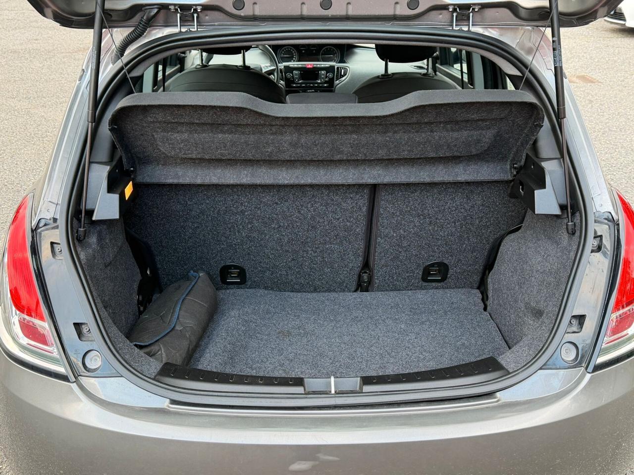 Lancia Ypsilon 1.2 69 CV 5 porte GPL Ecochic Elefantino Blu