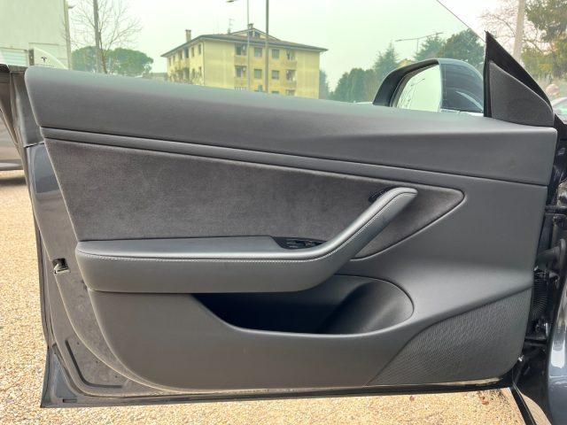 TESLA Model 3 Long Range AWD Performance