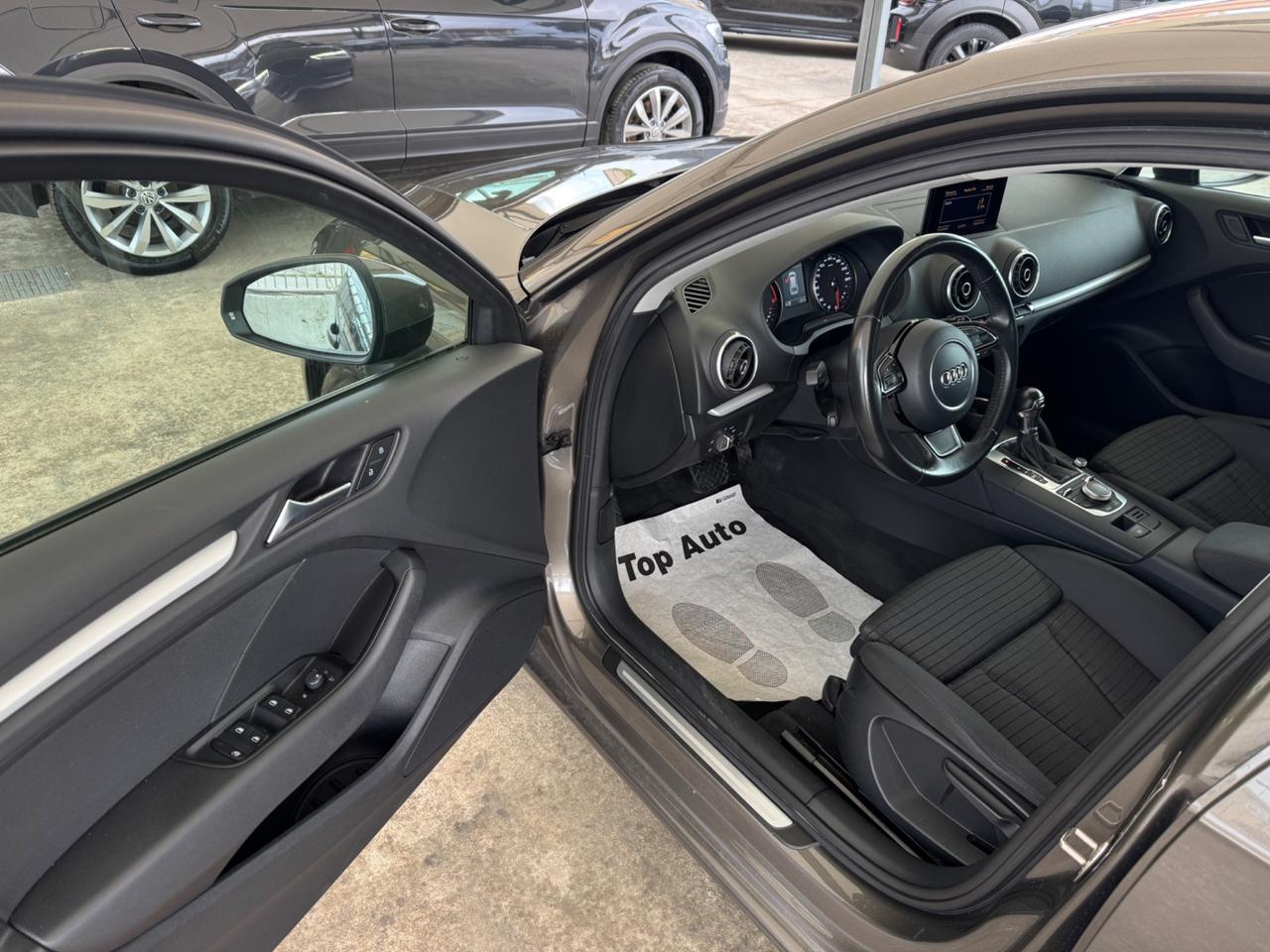 AUDI A3 2.0 TDI S TRONIC DESIGN