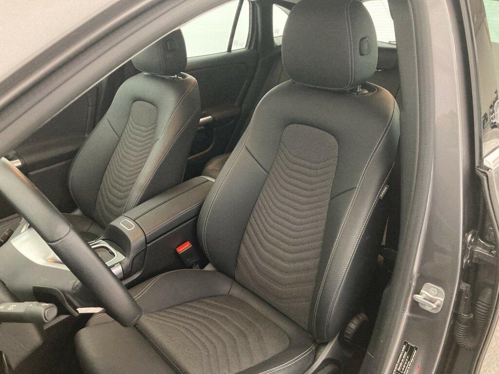 Mercedes GLA 180 180 D Progressive Advanced 8G-DCT