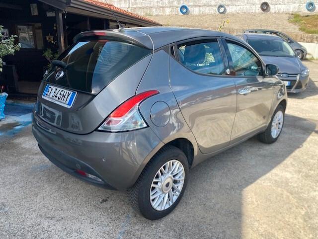 Lancia Ypsilon 0.9 TwinAir 85 CV 5 porte Metano Ecochic Gold