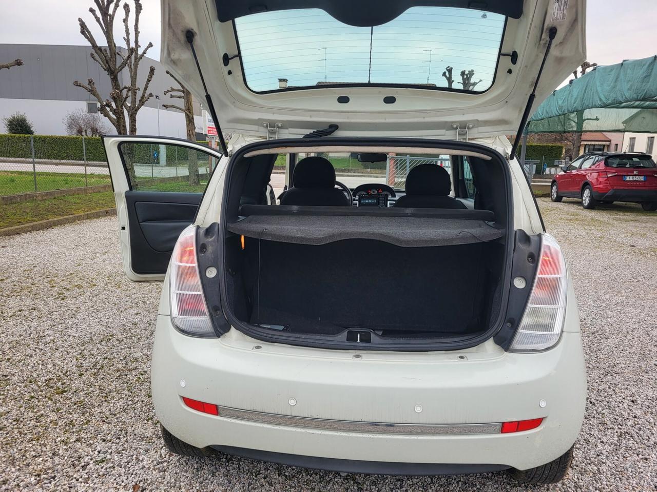 Lancia Ypsilon 1.3 MJT 75 CV Diva