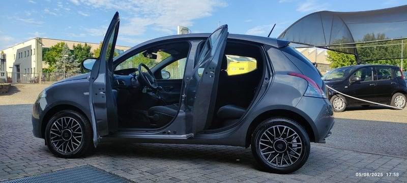 Lancia Ypsilon Ypsilon 1.0 FireFly 5 porte S&S Hybrid Platino