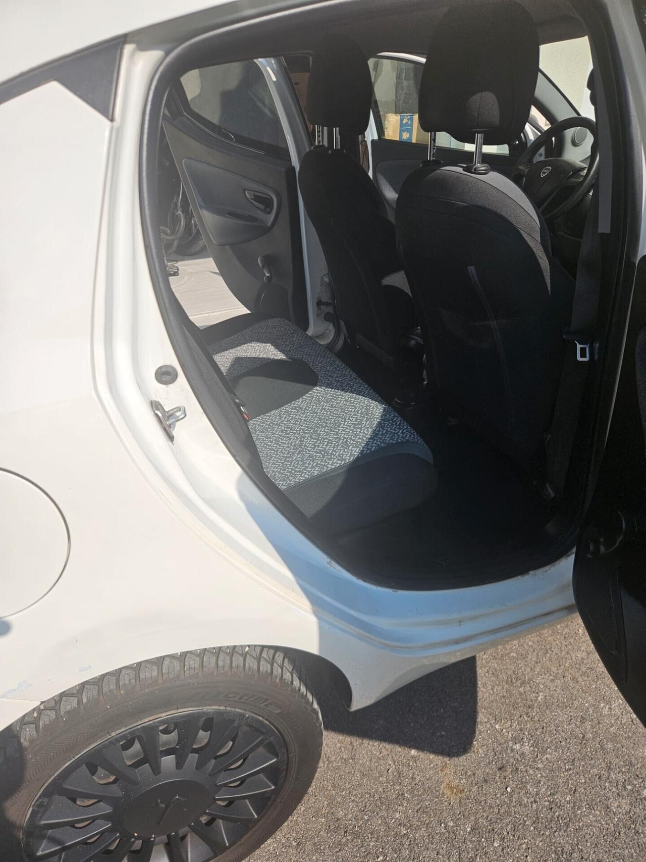 Lancia Ypsilon 1.2 69 CV 5 porte GPL Ecochic Gold