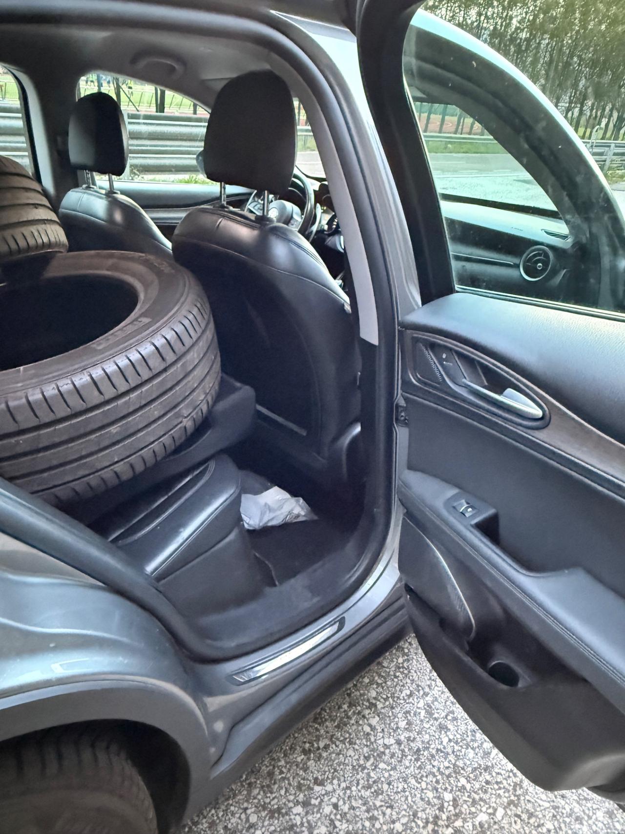Alfa Romeo Stelvio 2.2 Turbodiesel 180 CV AT8 Q4 Business