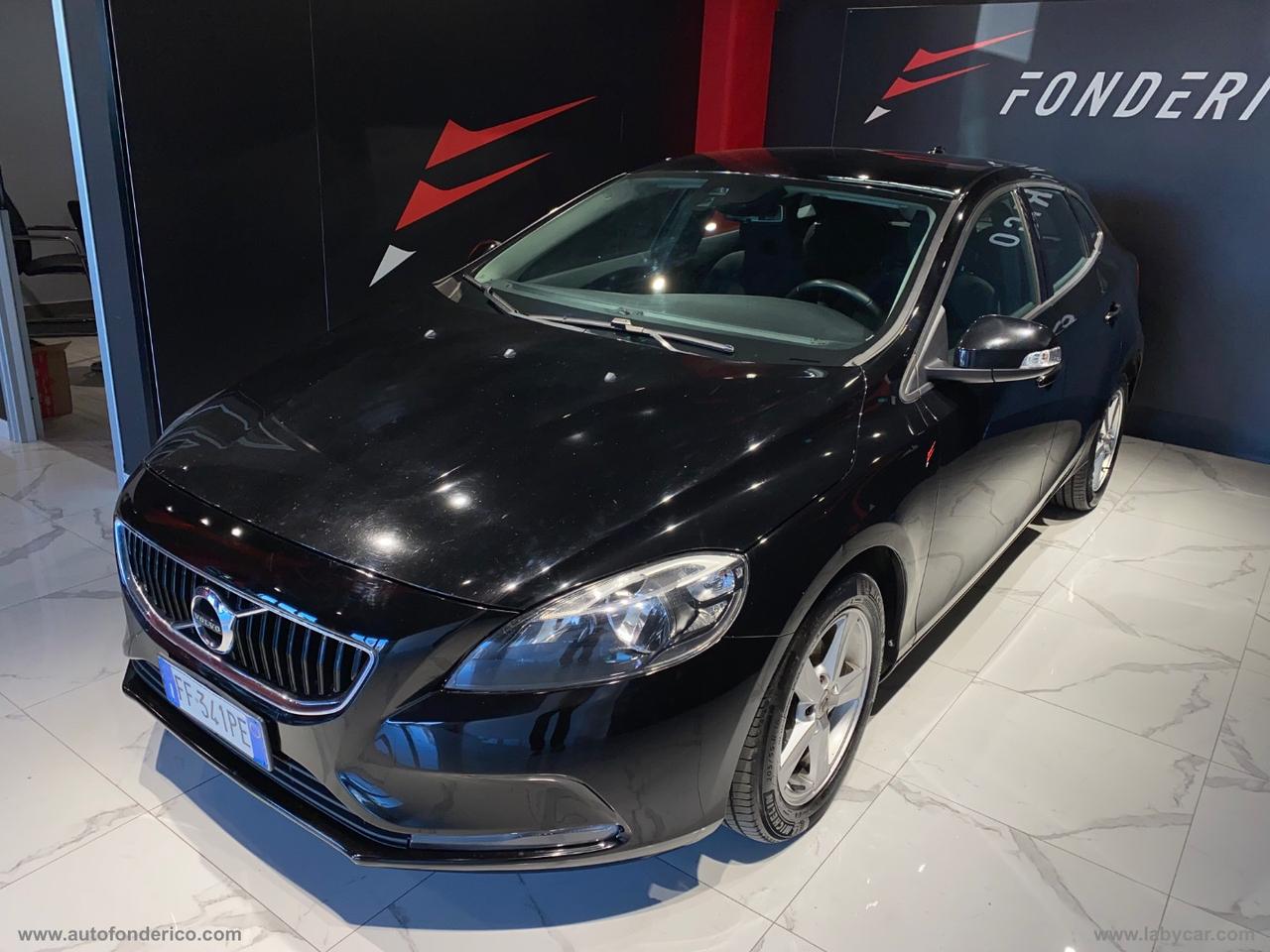 VOLVO V40 D2 Momentum