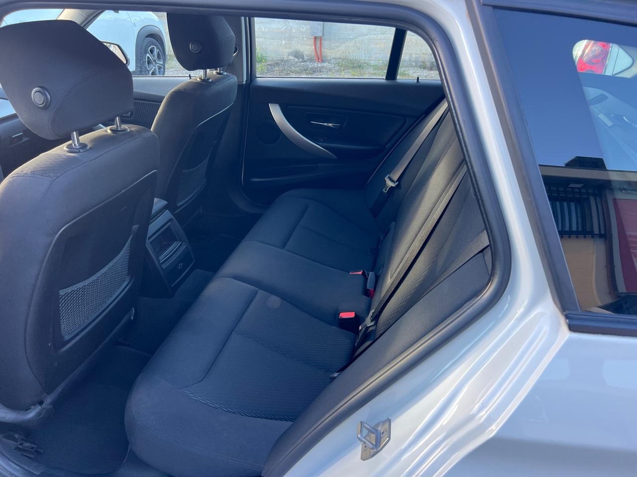 Bmw 318 318d Touring Business Advantage aut.