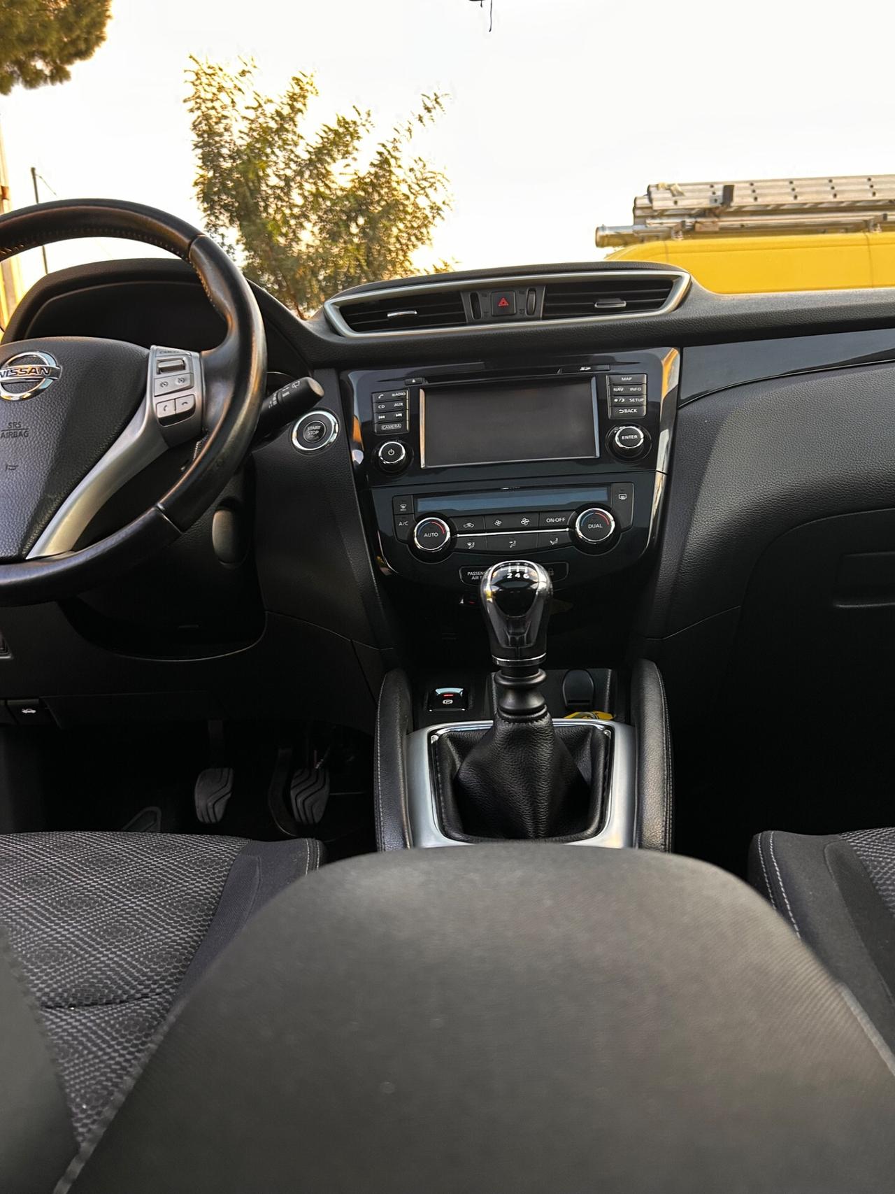 Nissan Qashqai 1.6 dCi 2WD 360 *FULL*TETTO*NAVI*CAMERA*