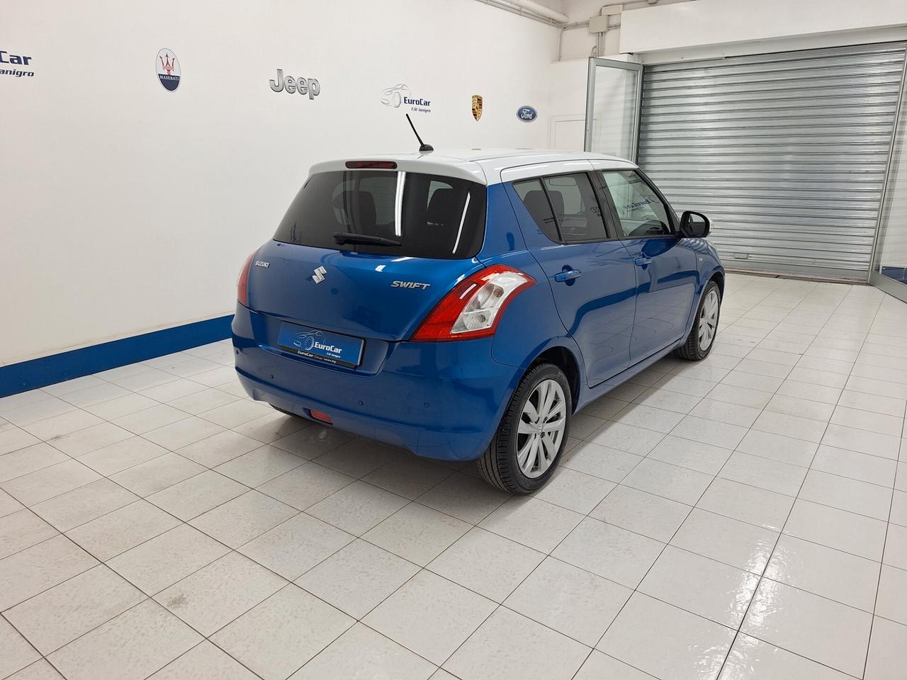 Suzuki Swift 1.3 DDiS 75cv B-Top Bi-Color