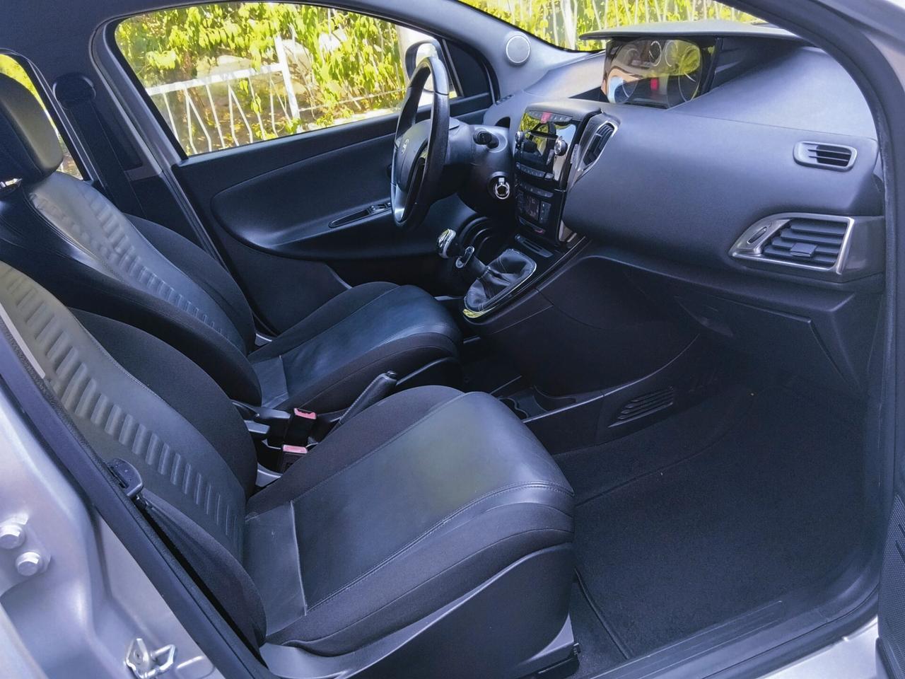 Lancia Ypsilon 1.2 69 CV 5 porte GPL Ecochic Platinum