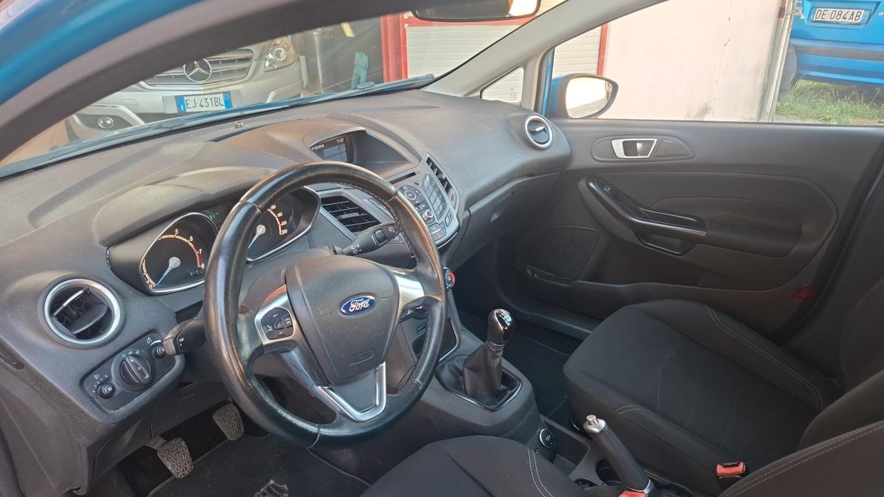 Ford Fiesta 1.2 60CV 5 porte Black & White Edition