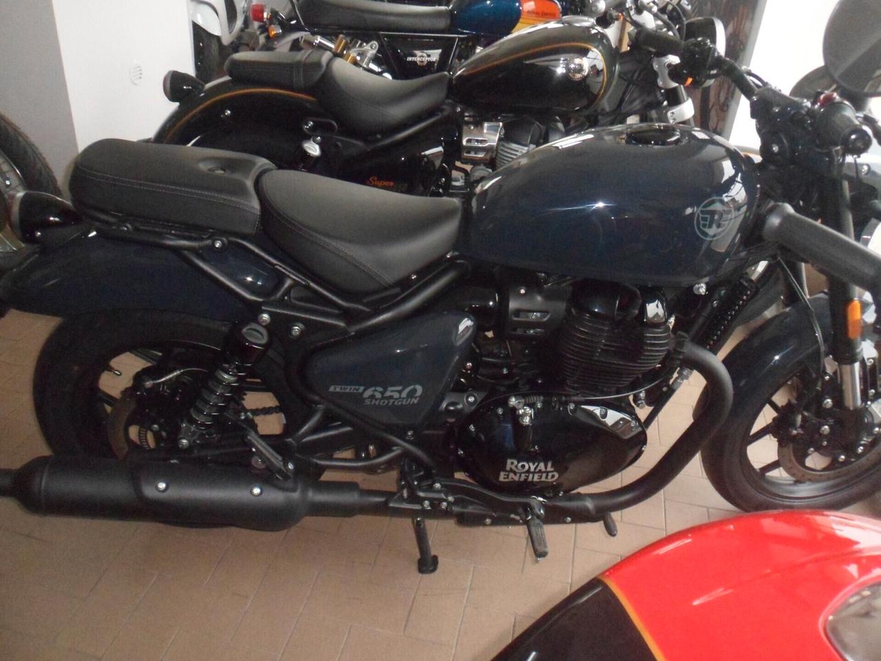 ROYAL ENFIELD SHOTGUN 650