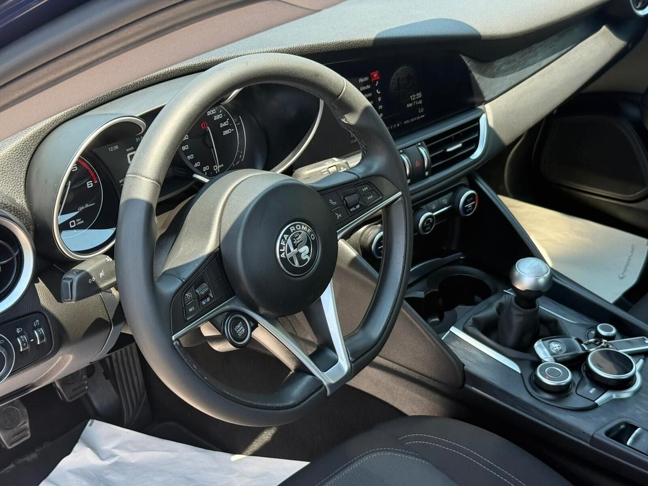 Alfa Giulia 2.2 160 CV AT8 Super Manuale Blu Monte Carlo