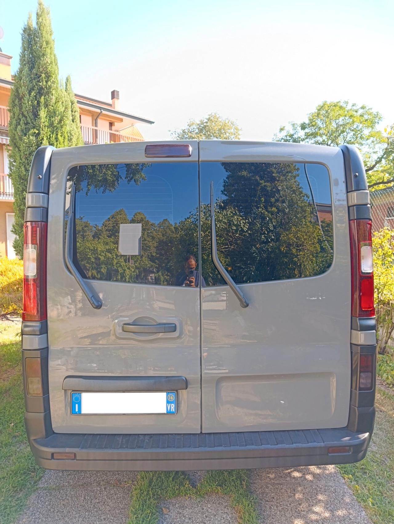 Opel Vivaro 9 posti #GM