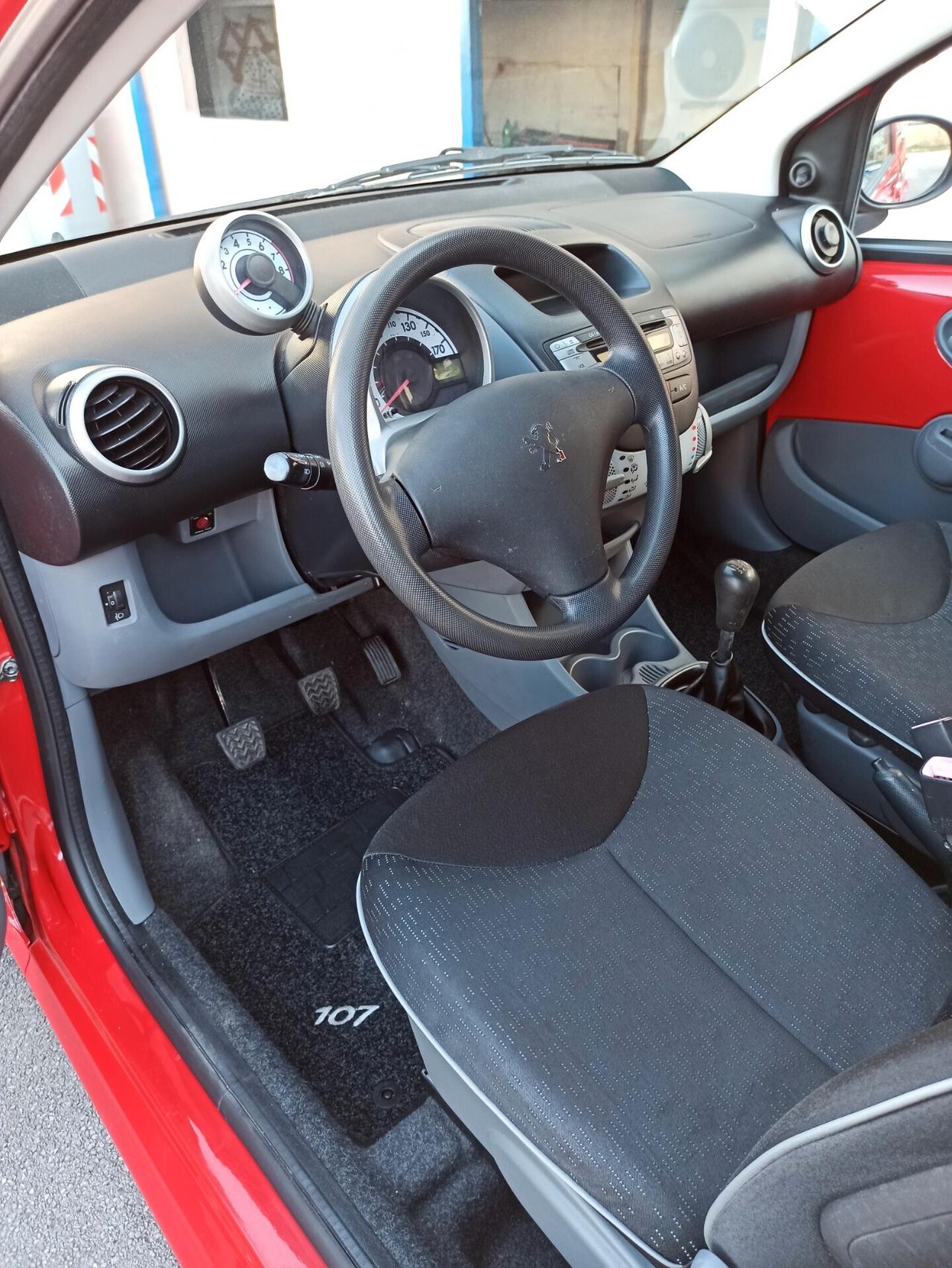 Peugeot 107 1.0 68CV 5p. Sweet Years