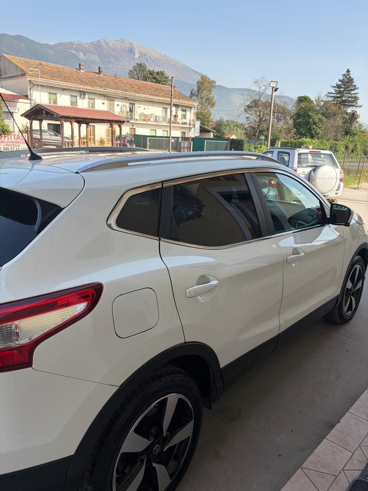 Nissan Qashqai 1.5 dCi tetto in vetro navigazione full