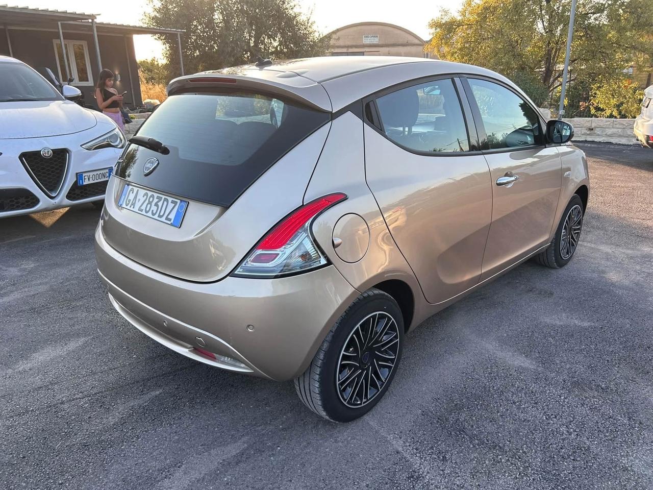 Lancia Ypsilon 1.2 69 CV 5 porte S&S Gold