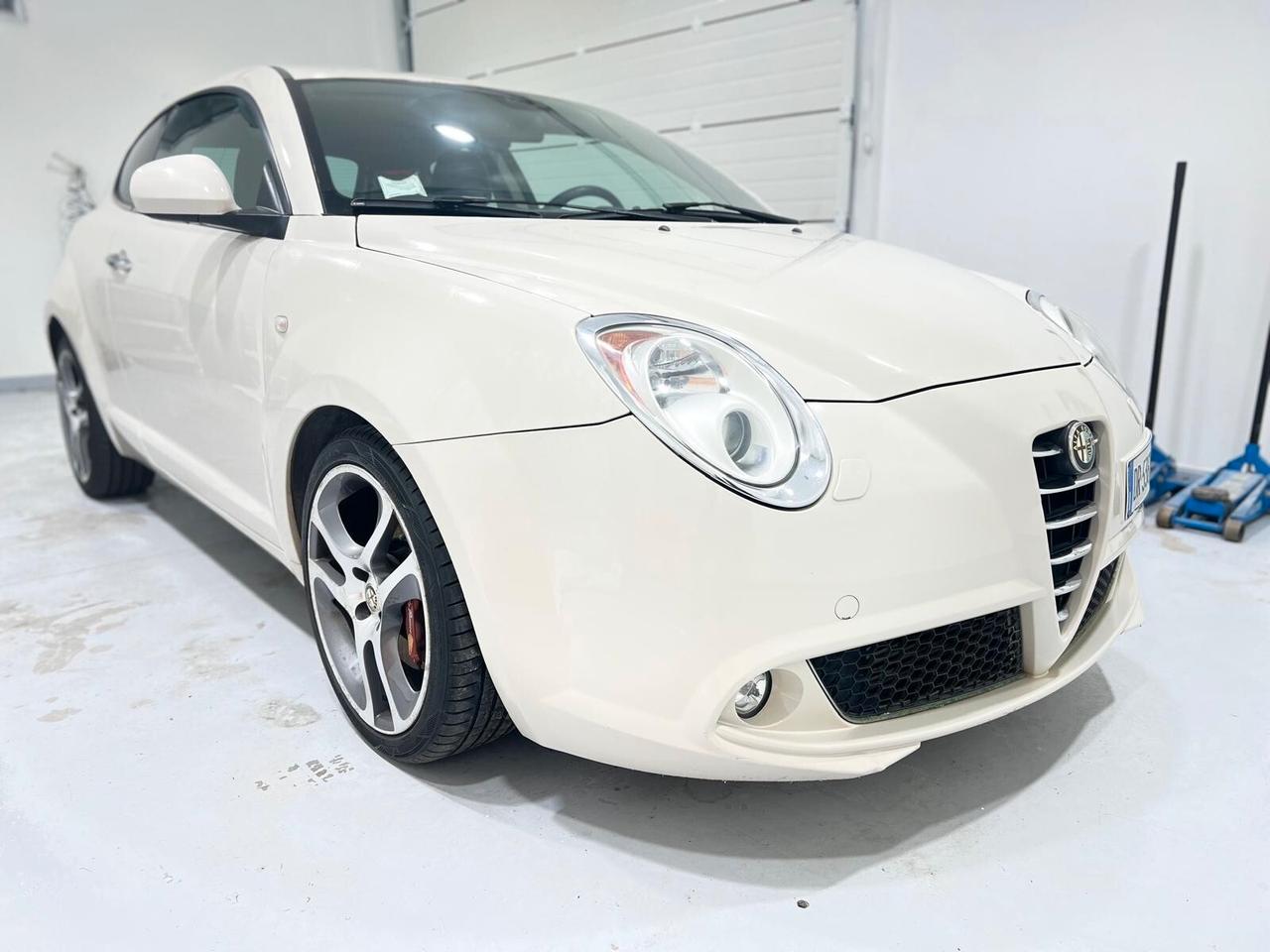 Alfa Romeo MiTo 1.4 T 155 CV Abarth Distinctive Premium Pack