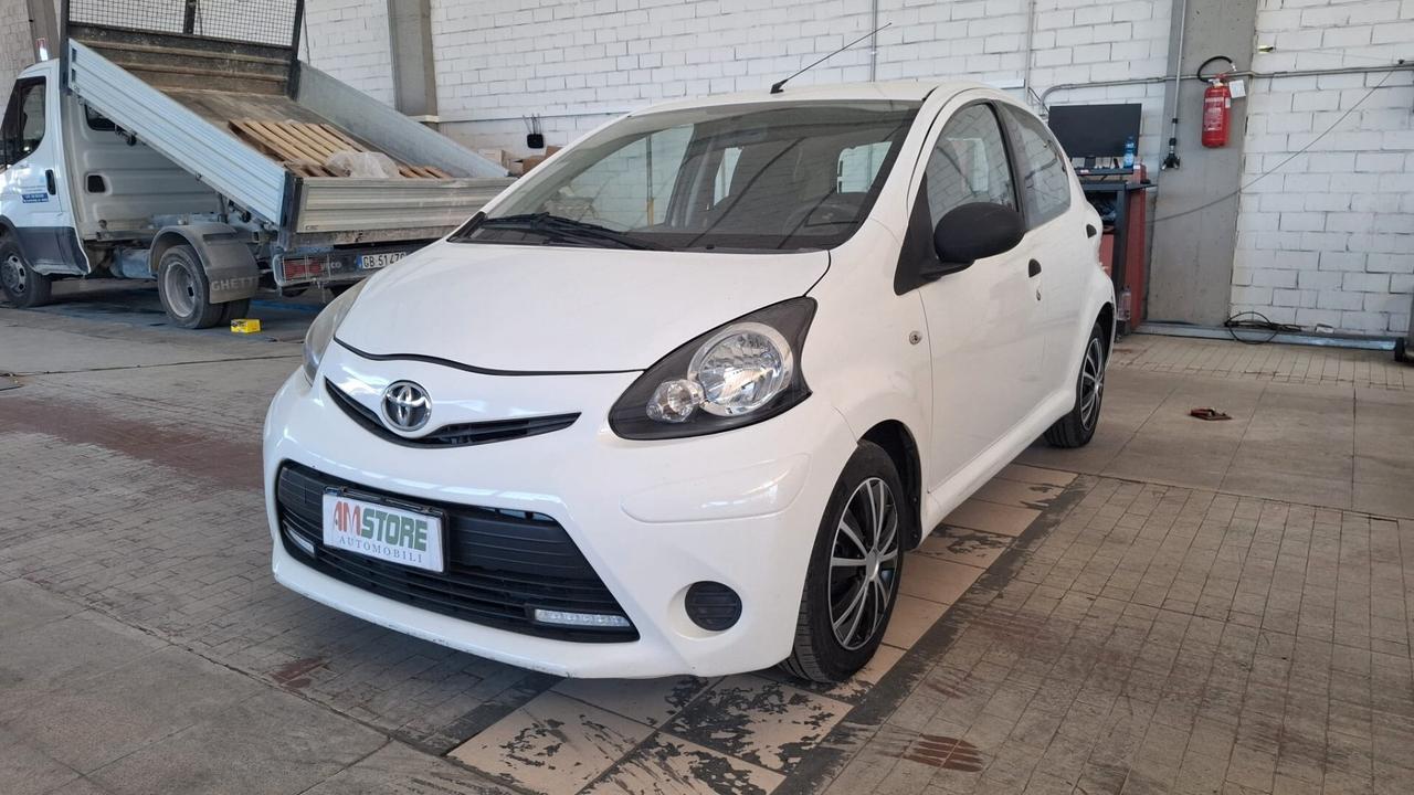 Toyota Aygo 1.0 12V VVT-i 5 porte Active Connect